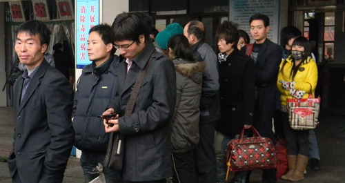 客流增加出行暢通 部分客車可提前訂票