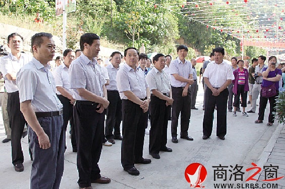 市四套班子領導深入鎮安視察指導&ldquo;雙包雙促&rdquo;精準扶貧工作