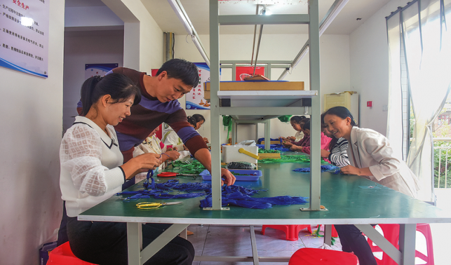 傾情幫扶讓搬遷群眾安居樂業