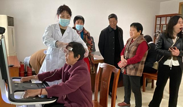 健康體檢進小區 關愛業主“零距離”