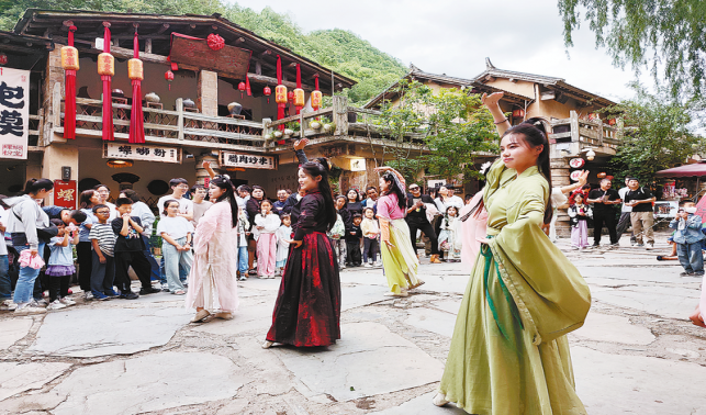 人氣爆棚 消費火熱